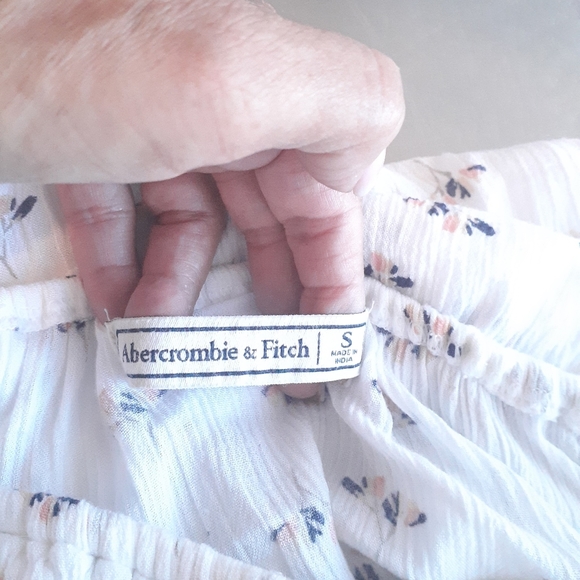 ABERCROMBIE AND FITCH LONG SLEEVE TOP - Picture 3 of 12